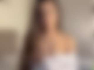 Live cam show with Milana - Thin on 1on1-livenow
