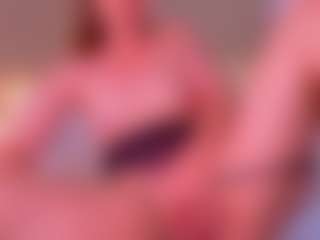 Live cam show with Sellenna - Skinny on Camsoda