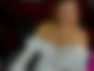 Live cam show with Shakira - Fingers on SinfulBabes