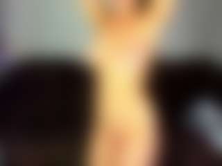 Live cam show with Shakira - Cute on studioflirtlive.com