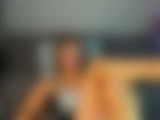 Live cam show with Shakira - Dildo on CamSodaAdn