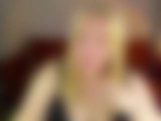 Live cam show with Sophia - Upskirt on Camversity