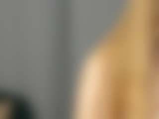 Live cam show with Qiyana - College Teen (18+) on Camsoda
