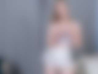 Live cam show with Qiyana - Green Eyes on SmokeAndPoke