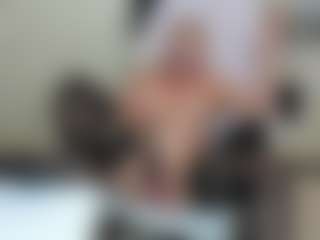 MilfAmelia MILF webcam performer live streaming