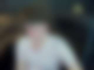 AlexaAmour MILF webcam performer live streaming