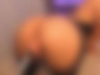 ChloeObril's Live Sex Cam Show