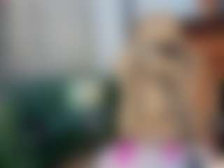 Live cam show with Doris-Kenller - Striptease on CamClone