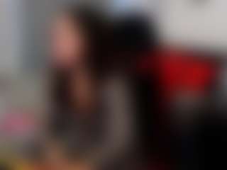 Live cam show with Doris-Kenller - Upskirt on googirlz