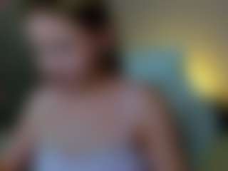 Live cam show with LindaBloomss - New Blowjob on Camsoda