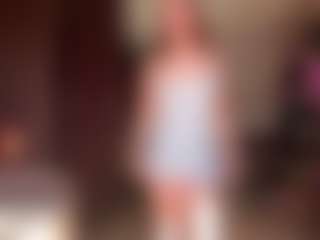 Live cam show with RebeccaEttel - New Petite on Camsoda
