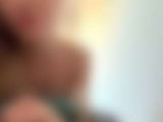 Live cam show with RefugiaForbus - Fingers on Cam Slut