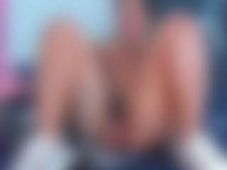 Live cam show with lianita - Petite on Livezox