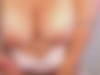Live cam show with RileyWomms - New Big Tits on CSO-WL