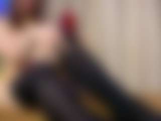 Live cam show with Julia - Moaning on Fling VIP Chat