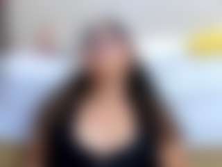 emily77's Live Sex Cam Show
