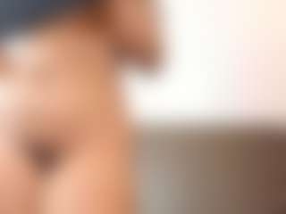emily77's Live Sex Cam Show