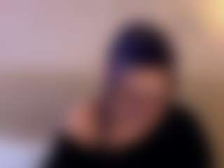 Live cam show with HollyPratt - Green Eyes on Camsoda