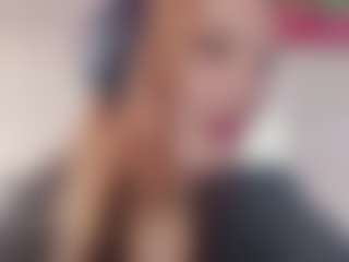 Live cam show with JeannettaCossa - Blue Eyes on Gym Cam Girls