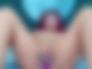 SaharaaFox MILF webcam performer live streaming