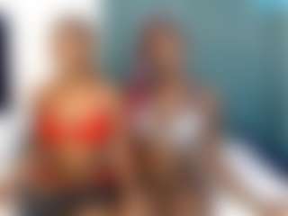 Live cam show with VikkiChase - Fingering on Fling VIP Chat