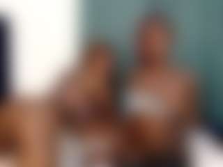 Show de cam en vivo con VikkiChase - Strip en Camsoda