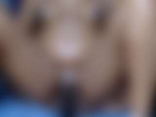 Live cam show with YummyBrowny - Normal on Livezox
