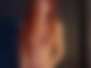 Live cam show with AliceWorn - Anal MILF on xDating