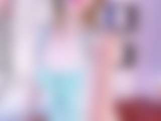 Live cam show with Evabluntt - Blonde Hair on AdultVida.com
