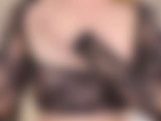 Evabluntt's Live Sex Cam Show