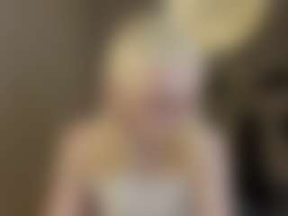 Live cam show with Molly-snow - Upskirt on SinfulBabes
