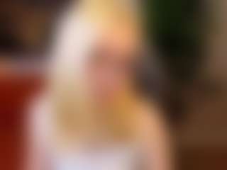 Live cam show with Molly-snow - Moaning on Hubzter Live