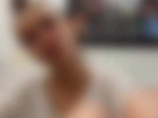 Live cam show with VanGiardino - Young Adult Teen (18+) on Livezox