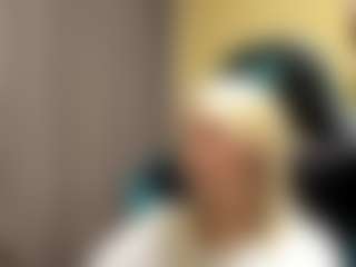 Live cam show with CaroleeOverall - Teen (18+) on LiveSexCams6