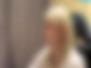 Live cam show with CaroleeOverall - Striptease Teen (18+) on sexytreat.net