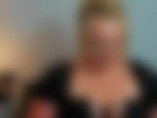 HazelTop69's Live Sex Cam Show