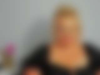HazelTop69's Live Sex Cam Show