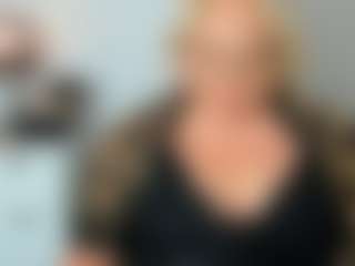 HazelTop69's Live Sex Cam Show