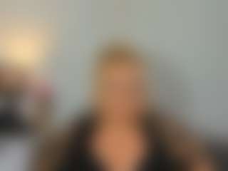 HazelTop69's Live Sex Cam Show