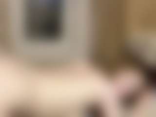 Live cam show with JoanneFucci - Average on Camsoda