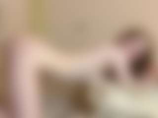 Live cam show with JoanneFucci - Average on Camsoda