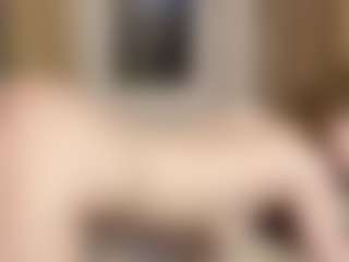 Live cam show with JoanneFucci - Average on Camsoda