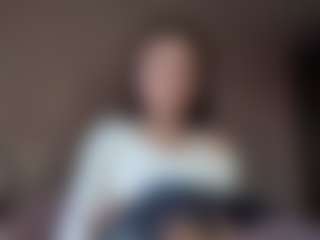 Live cam show with Anna - Small Tits Brown Hair on makecum.org