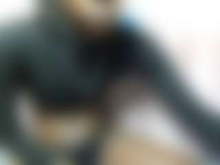 Live cam show with petitecandy - New Brown Eyes on Fit Hotties