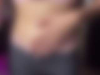 Live cam show with OraleeProuty - Solo on Camiplay Live