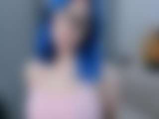 Live cam show with TressieTerrano - Skinny on xDating