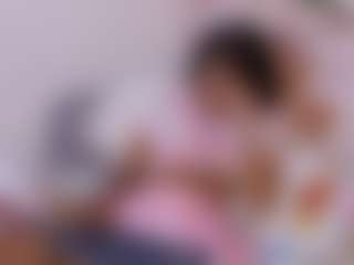 Live cam show with Adisson-petitte - Body Massage on Camming Site
