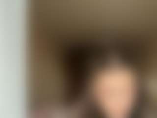 Live cam show with ElvaForshey - Spank on Camsoda