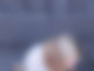 Live cam show with ZeldaWesner - Normal on livesuperchat.net