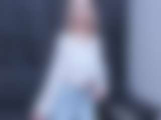 Live cam show with ZeldaWesner - Camel Toe on Camming Site